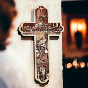 Engraved Jesus Christ Story on Wooden Cross for Christmas Decorations